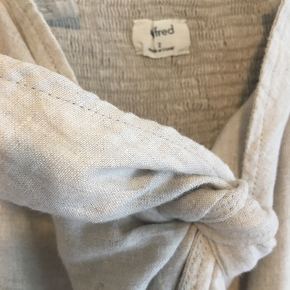 Wilfred Aritzia Adelia buttoned linen dress with front tie knot - Picture 3 of 6